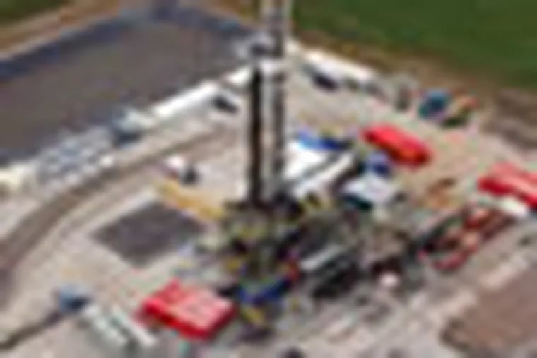 A Marcellus Shale oil drilling site near Latrobe, Pa on Thursday afternoon, September 9, 2010.  (Laurence Kesterson / Staff Photographer)  FRACKING, MARCELLUS, SHALE, OIL.
