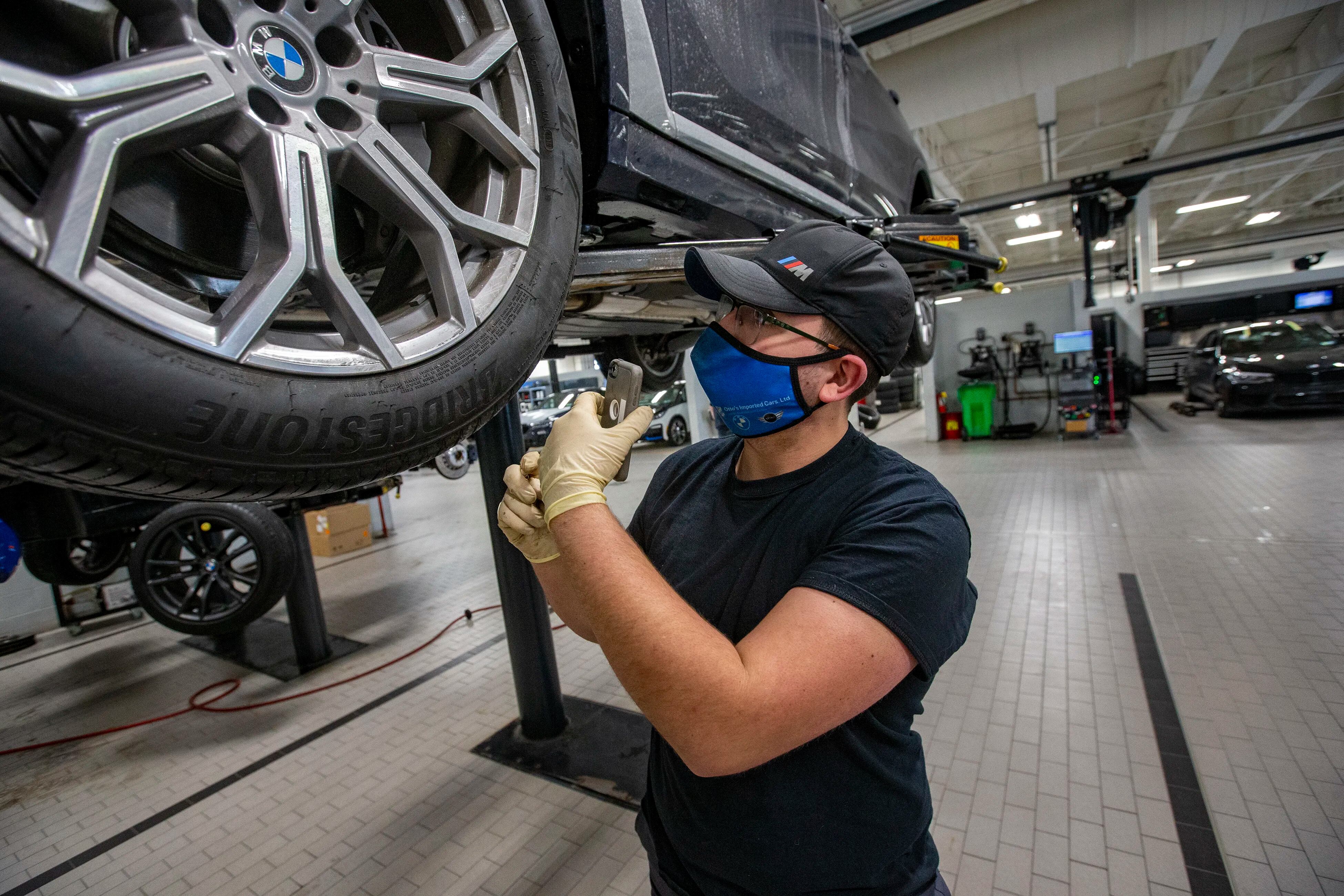 As auto repair goes high tech, top technicians can earn over $20K