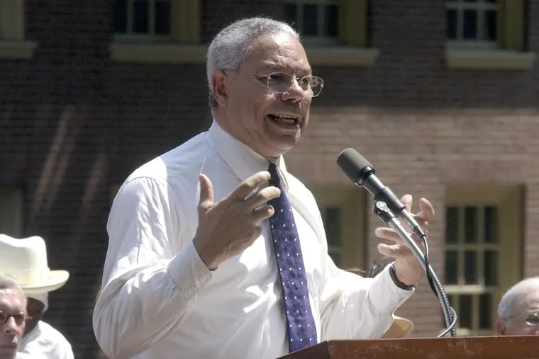 Colin Powell speaks to an audience after receiving the 2002 Philadelphia Liberty Medal.