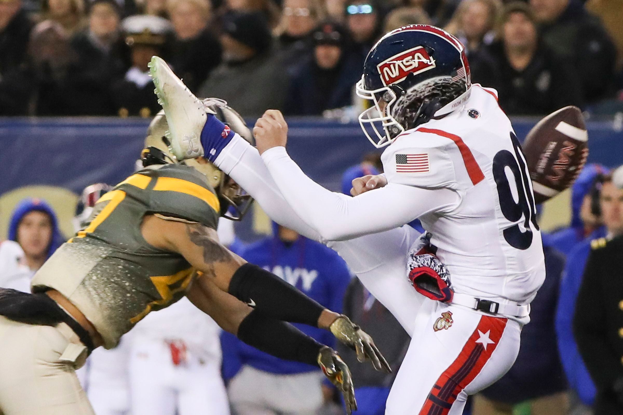 Army comes out on top in history-filled game against Navy at the Linc