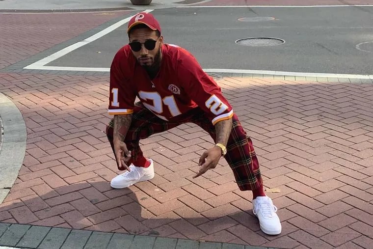 Sixers forward Mike Scott has never been shy about his love for the NFL's Washington team.