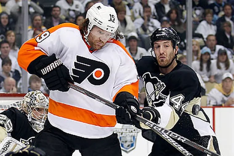 Scott Hartnell assisted on the Flyers' game-tying goal. (Yong Kim/Staff Photographer)