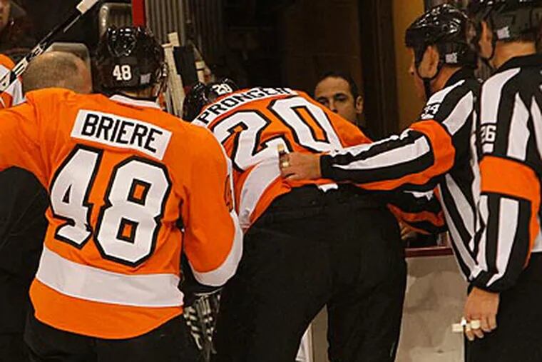 Entering Saturday night, the Flyers were 1 for 23 on the power play in the five games Chris Pronger had missed. (Ron Cortes/Staff file photo)