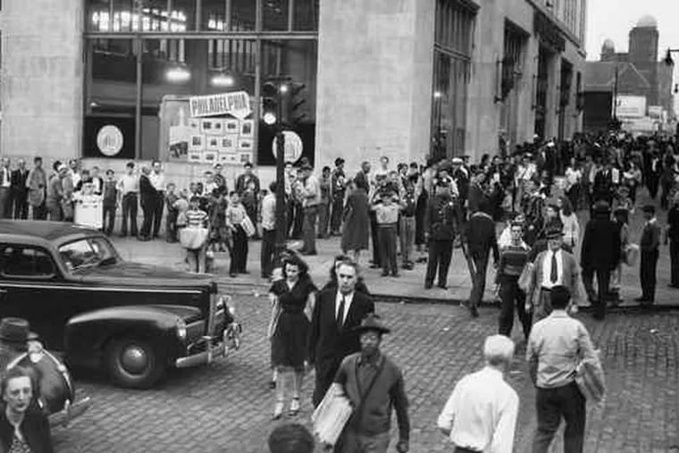 May 21, 1946. With drivers on strike, Inquirer readers took direct action: They queued up to buy a copy at the paper's landmark white tower at North Broad and Callowhill Streets.