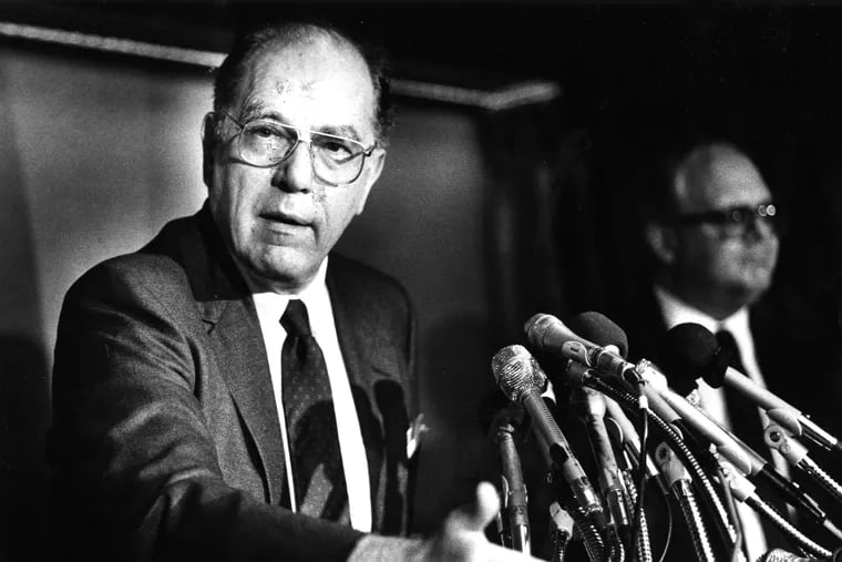 Lyndon La Rouche speaks at a news conference in 1988.