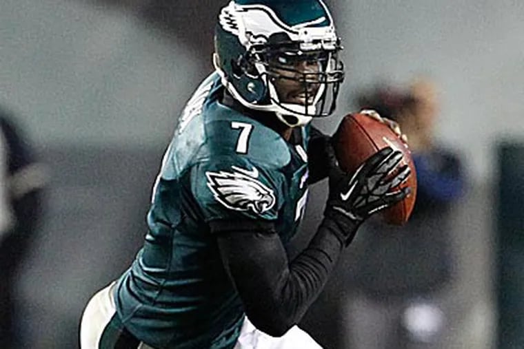 Michael Vick and the Eagles did not commit a turnover last week against the Giants. (Ron Cortes/Staff Photographer)