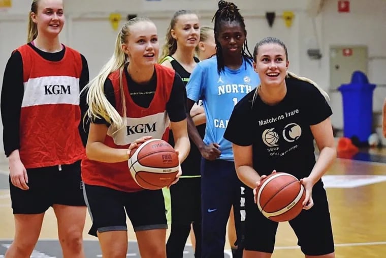 Stina (left) and Jonna Almqvist played 3x3 basketball together this summer.
