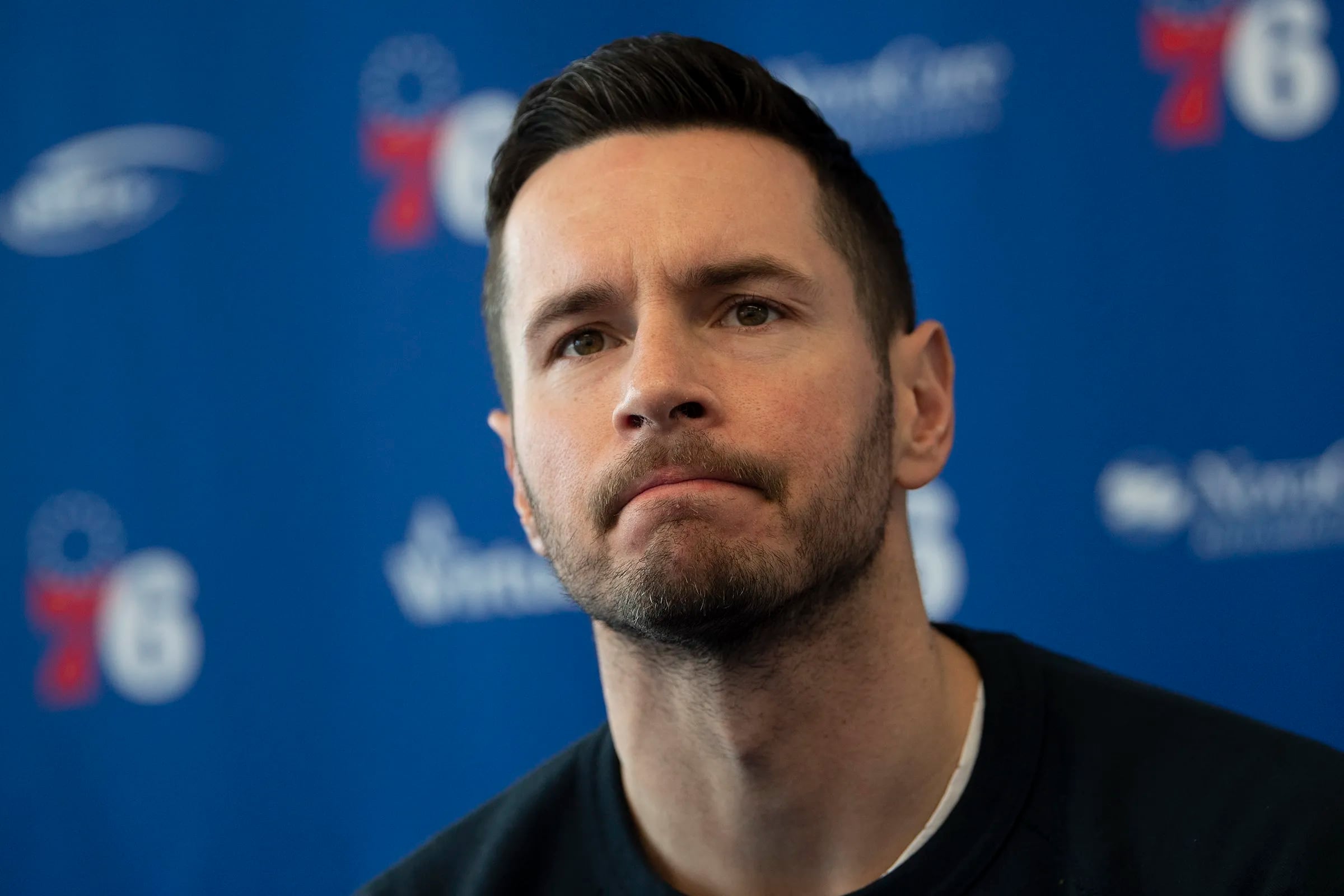 Former Sixers shooter JJ Redick will be in the booth calling tonight's play-in game on ESPN. 