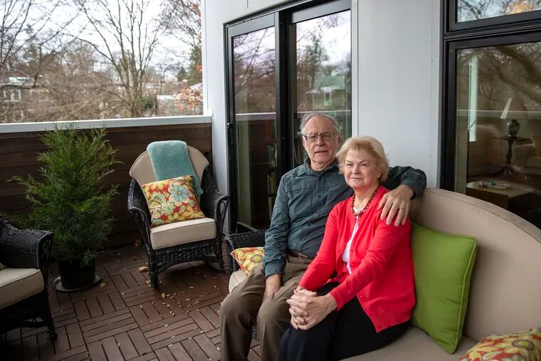 Deb Frazer and her husband, Jack Malinowski, “eat on the deck three seasons a year surrounded by trees,” she said. “It is like living in a treehouse.”