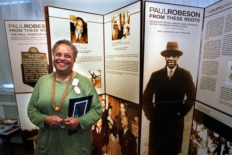 Frances Aulston before a display in the Paul Robeson House:She worked tirelessly to keep Robeson’s legacy alive. (DAILY NEWS FILE PHOTO)