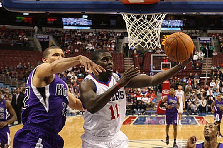 Jrue Holiday contributed 17 points and eight assists to the Sixers' decisive win. (Ron Cortes/Staff Photographer)