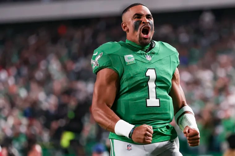 A warrior': Eagles' Jalen Hurts played through an injury and turnovers to  emerge victorious vs. the Dolphins