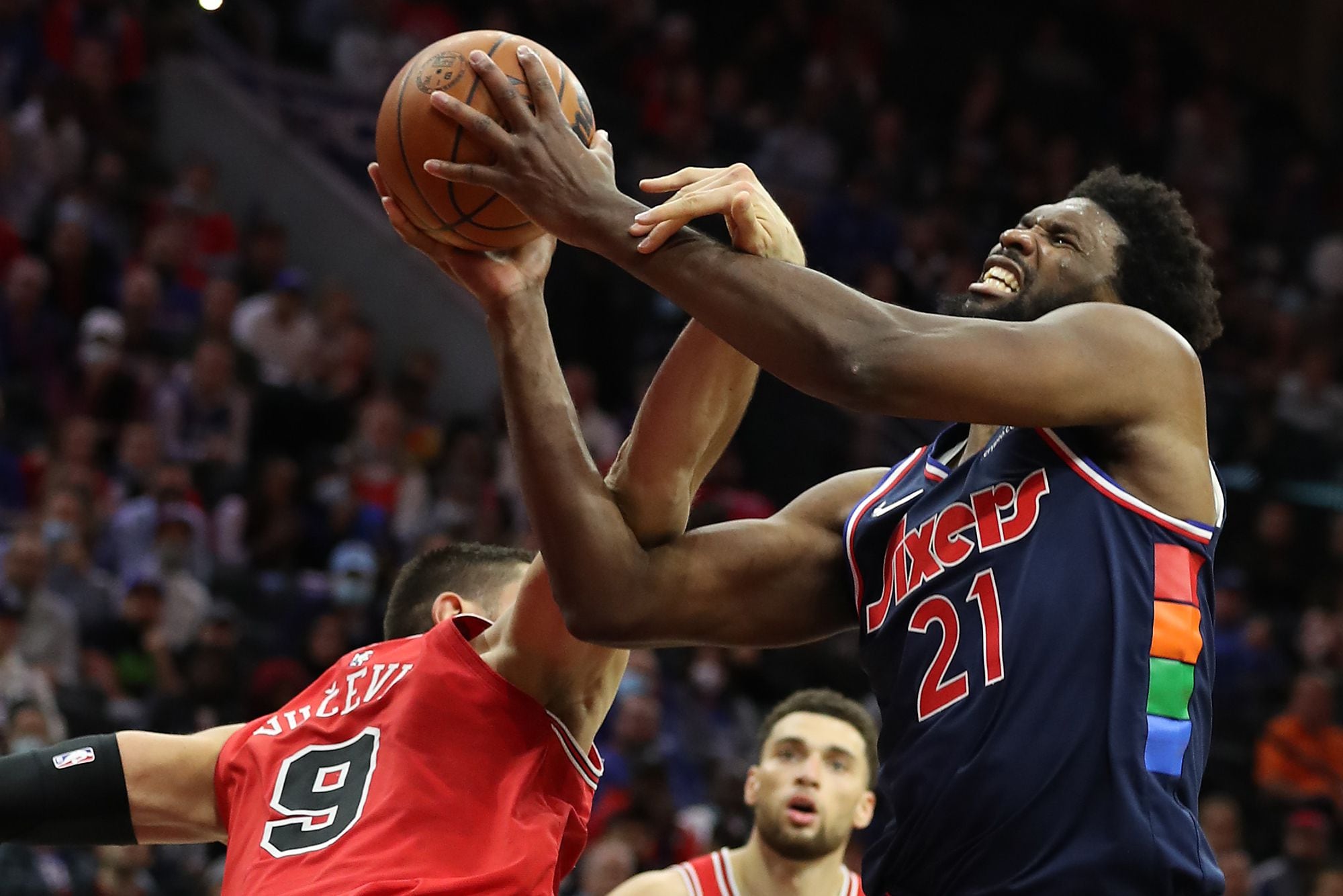 Embiid, Curry lead short-handed 76ers past DeRozan, Bulls National News -  Bally Sports