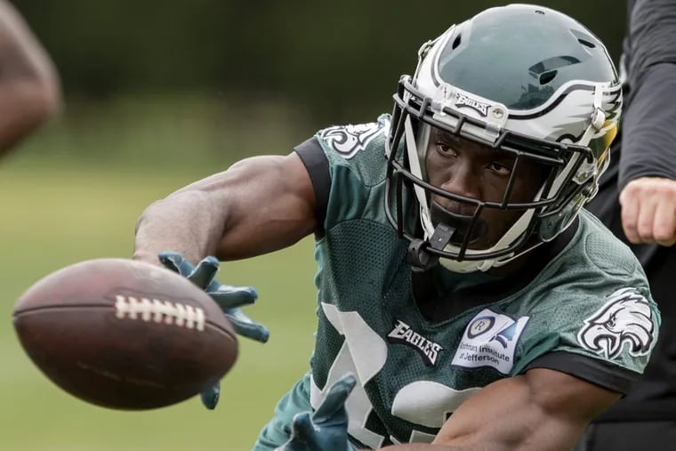 Eagles wide receiver Nelson Agholor catches a pass during OTAs May 23, 2017.  CLEM MURRAY / Staff Photographer