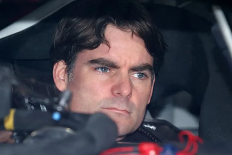 Jeff Gordon lost a chance to grab the pole position when his Chevrolet slammed into the wall along the backstretch.