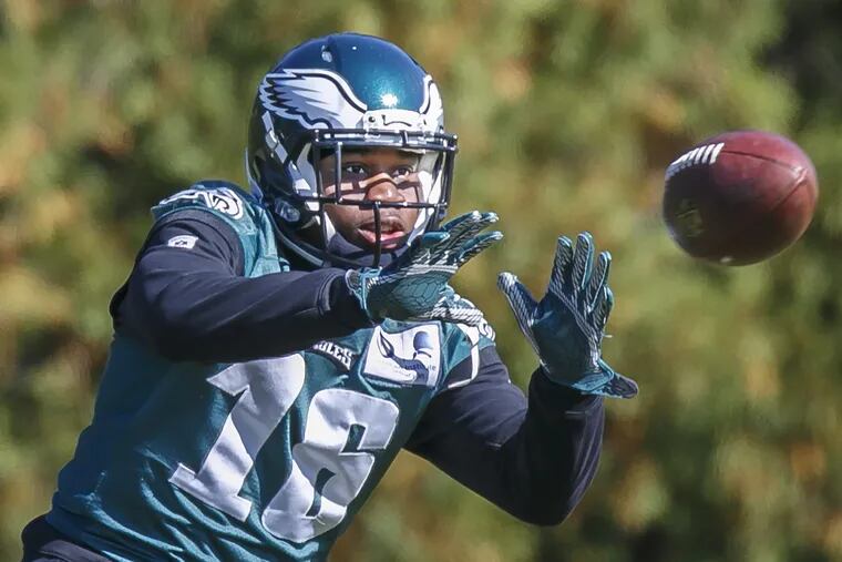 Eagles wide receiver DeAndre Carter watches the ball into his hands during a passing drill during the Eagles practice on Thursday October 25, 2018, in preparation for their game in London against the Jaguars. MICHAEL BRYANT / Staff Photographer