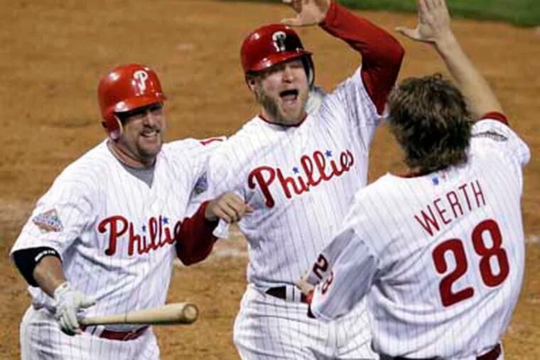 Bruntlett feels more at home with Phillies this season
