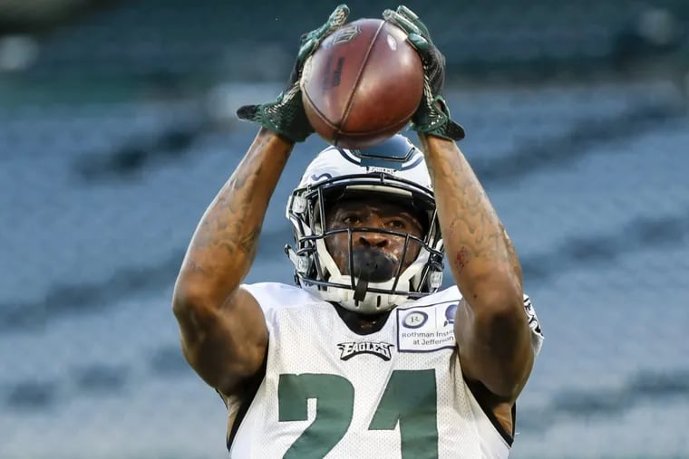 Eagles cornerback Patrick Robinson catches the football during practice on the Angles Stadium of Anaheim field on Wednesday, December 6, 2017. YONG KIM / Staff Photographer