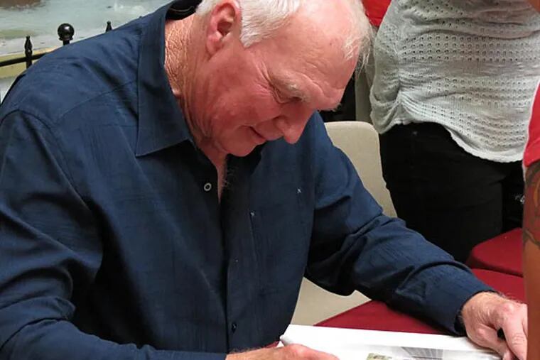 Charlie Manuel signs autographs for fans at Granite Run Mall in Media. (Marc Narducci/Staff)