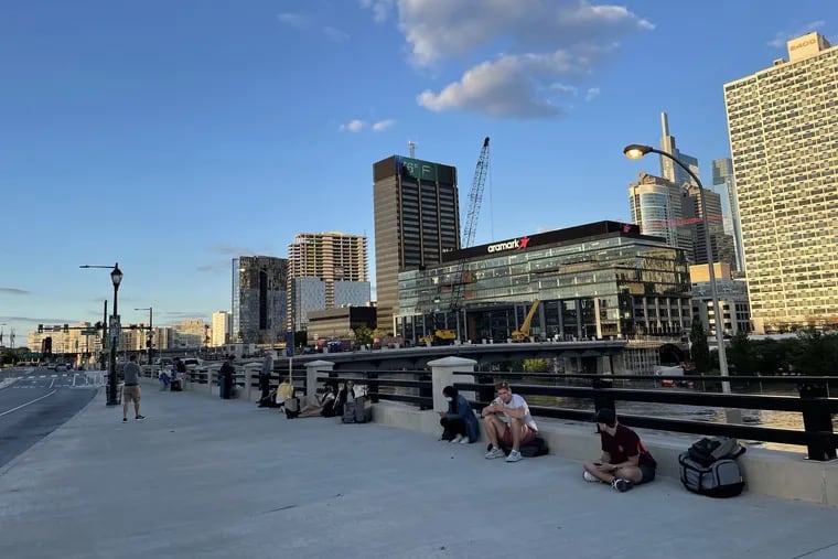 The Philadelphia Streets Department just moved the city's main Megabus stop from JFK Boulevard to the newly reconstructed Schuylkill Avenue, a block south of 30th Street Station. But riders still wait on a sidewalk with no benches, canopy, or trash cans.