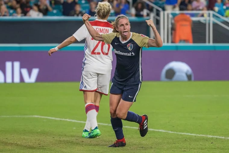 Heather O'Reilly will work as a TV analyst for Fox Sports at the women's World Cup while still an active player with the NWSL's North Carolina Courage.