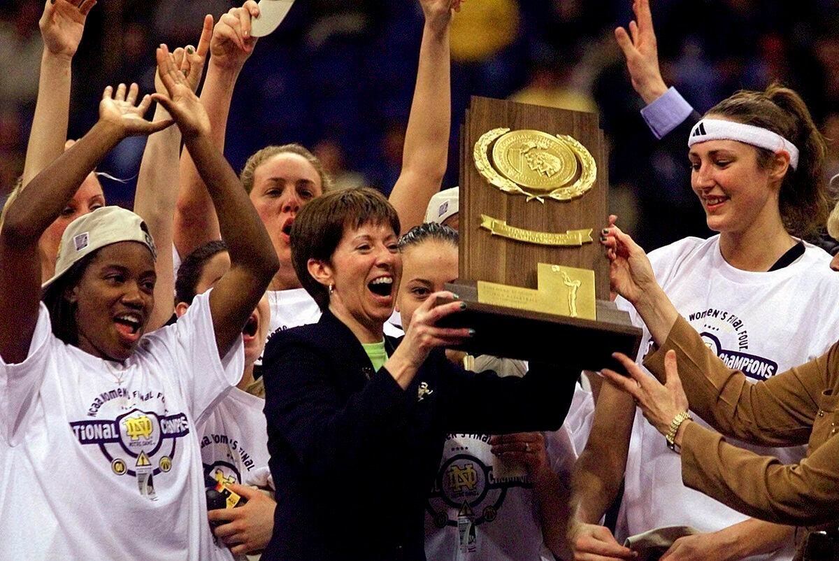 Muffet Mcgraw Retires As Women S Basketball Coach At Notre Dame