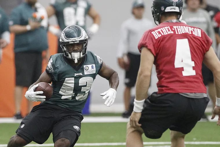 Running back Darren Sproles has not been a team's biggest weapon in the past, but he might be with the Eagles. CHARLES FOX / Staff Photographer