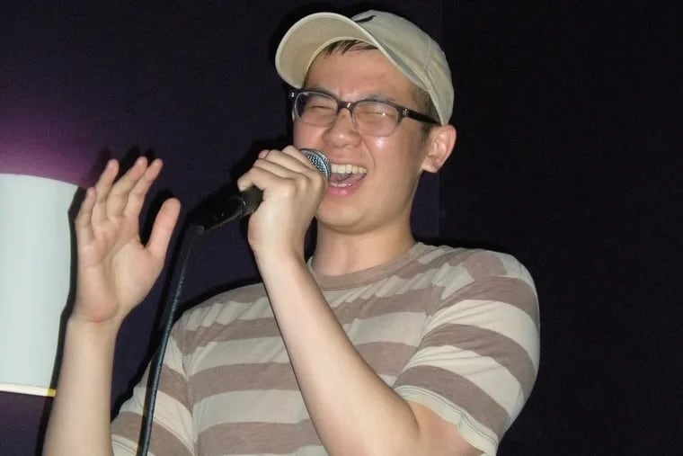 Junhow Wei singing karaoke in 2010.