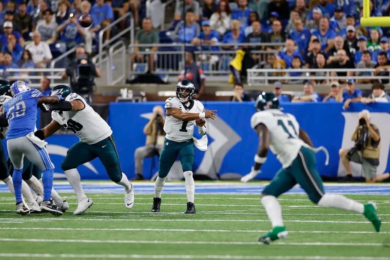Eagles quarterback Jalen Hurts throws to wide receiver A.J. Brown (11) in the first quarter against the Detroit Lions.