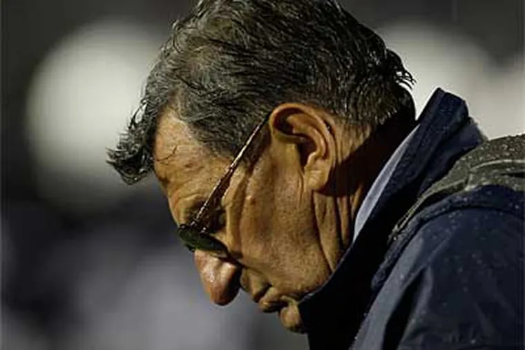 Penn State football coach Joe Paterno has decided to retire at the end of the season. (AP Photo / Carolyn Kaster)