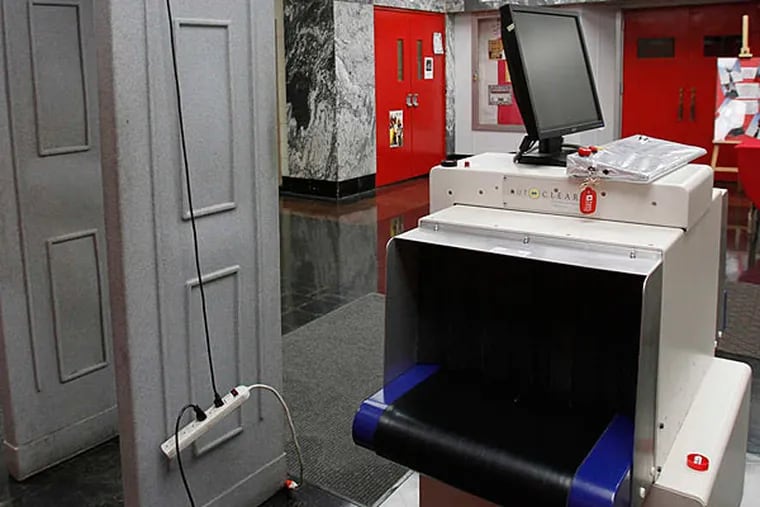 Metal detectors at South Philadelphia High: Could elementary schools be scanning kids someday? (Alejandro A. Alvarez/Staff)