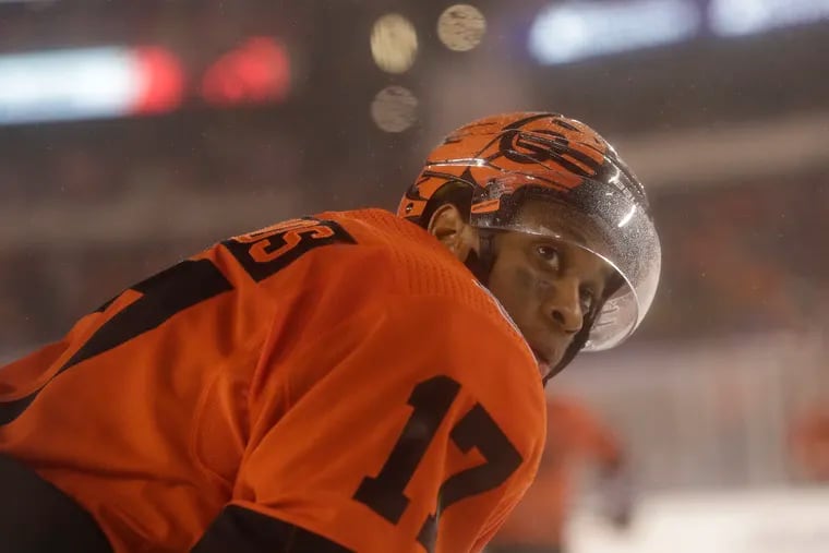 Flyers right wing Wayne Simmonds against the Pittsburgh Penguins during the Stadium Series game at Lincoln Financial Field on Saturday, February 23, 2019.