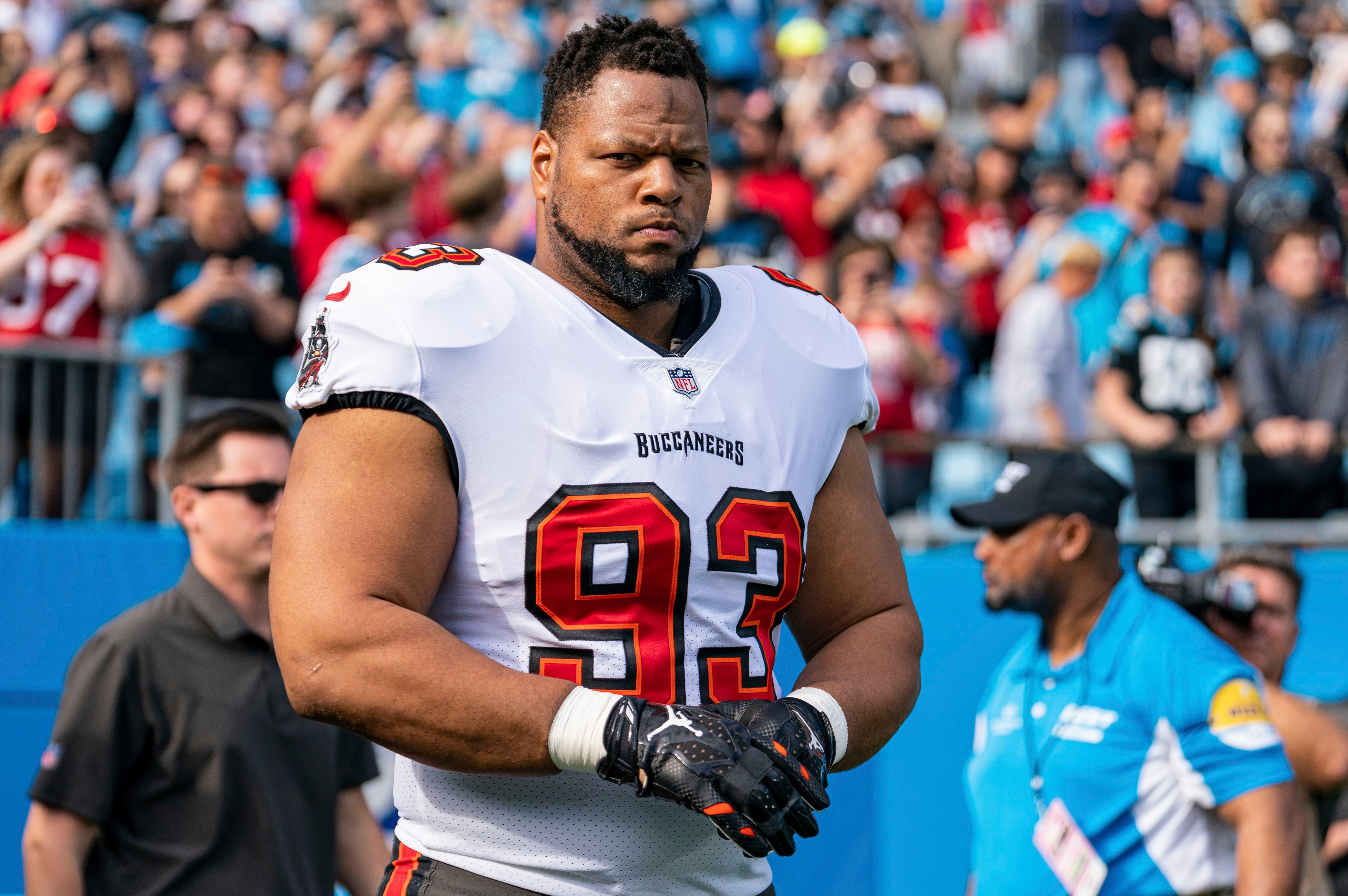 Eagles sign Ndamukong Suh, bolstering the defensive line with a 5-time Pro  Bowler