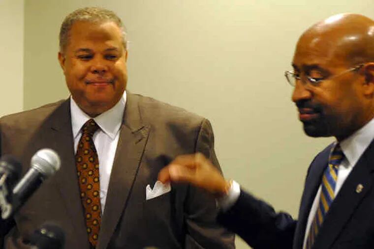 Calling him &quot;a great public servant,&quot; Mayor Nutter announced his backingof Democratic State Sen. Anthony Hardy Williams for governor.