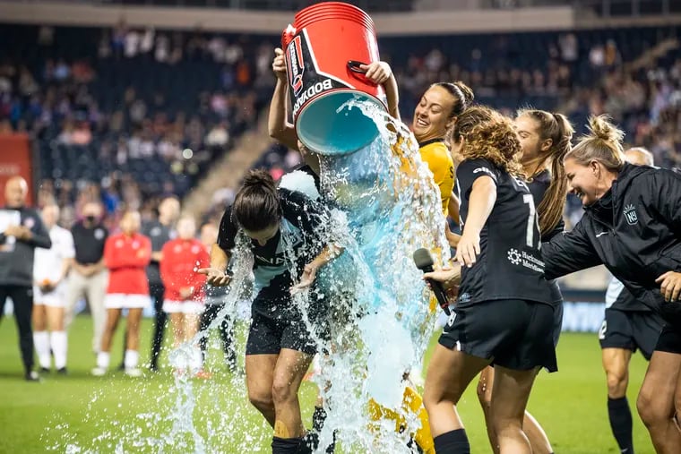 Carli Lloyd got a Gatorade shower from her Gotham FC teammates at the end of a postgame ceremony honoring her farewell game to Philadelphia-area fans at Subaru Park.