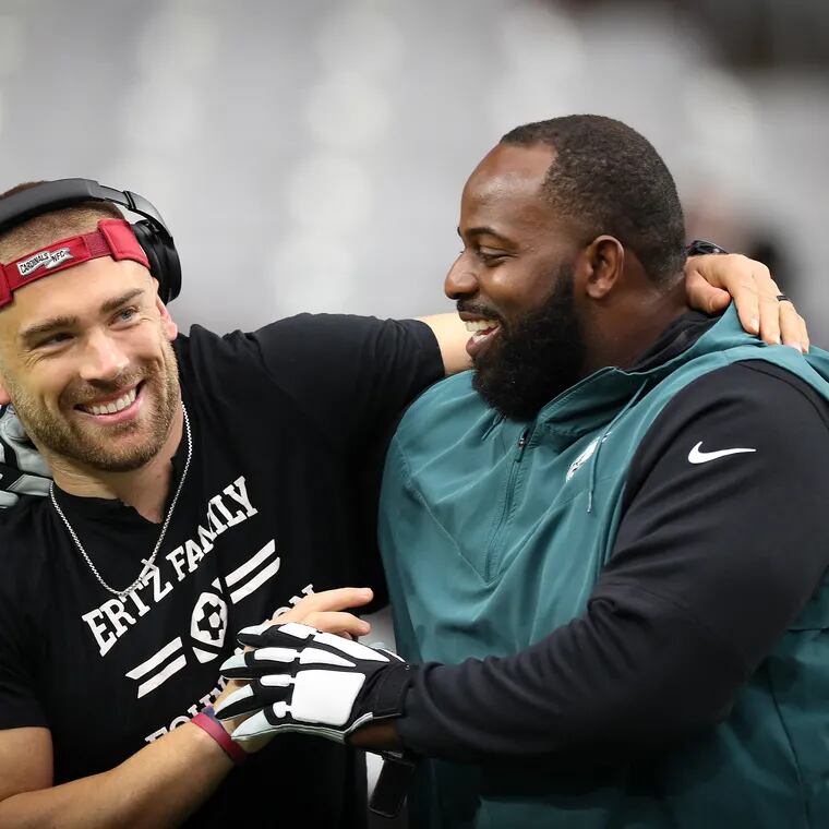 Arizona Cardinals tight end Zach Ertz (left) could come back to Philly for one last Super Bowl run.