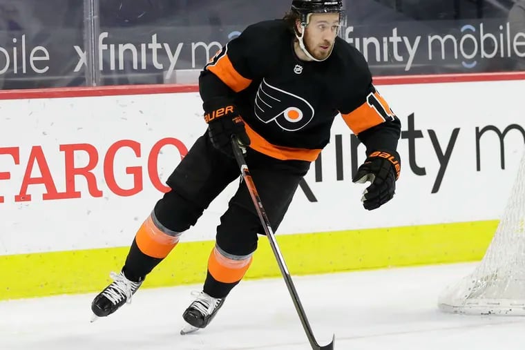 Flyers center Kevin Hayes heads down the ice against the New York Islanders on April 18.