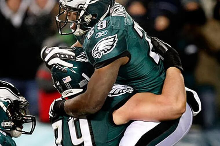 LeSean McCoy broke Correll Buckhalter's Eagles rookie rushing record of 586 yards set in 2001. (Ron Cortes/Staff Photographer)