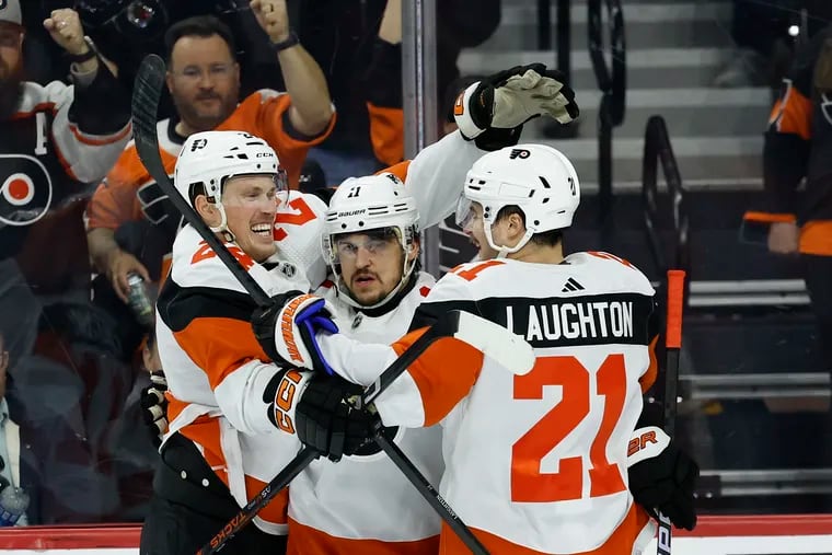 Travis Konecny has scored in back-to-back games to help the Flyers keep their playoff hopes alive.