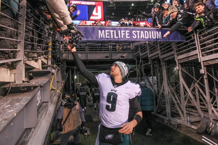 Nick Foles left the field after the Eagles’ 34-29 win over the Giants with a clean jersey, in part because of backup left guard Chance Warmack.