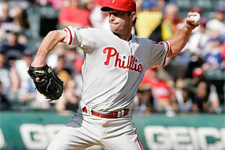 The Phillies have not yet been able to come to an agreement with free-agent pitcher Jamie Moyer. (File photo)