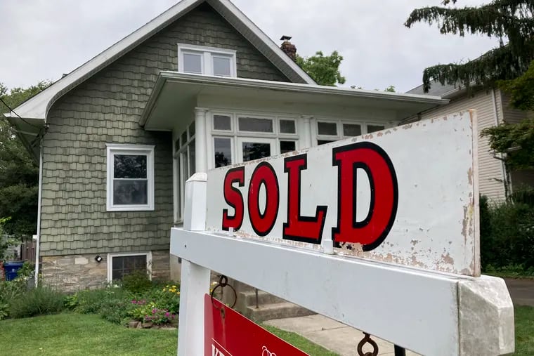 A "sold" is posted outside a single family home in a residential neighborhood, in Glenside, Pa., Wednesday, Aug. 4, 2021. Mortgage buyer Freddie Mac reported Thursday, Oct. 27, 2022,  that the average on the key 30-year rate jumped to 7.08% from 6.94% last week.