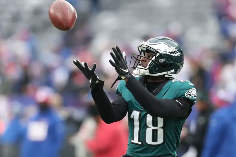 Eagles wide receiver Jalen Reagor catches the football during warm-ups before the Eagles' loss to the Giants last Sunday.