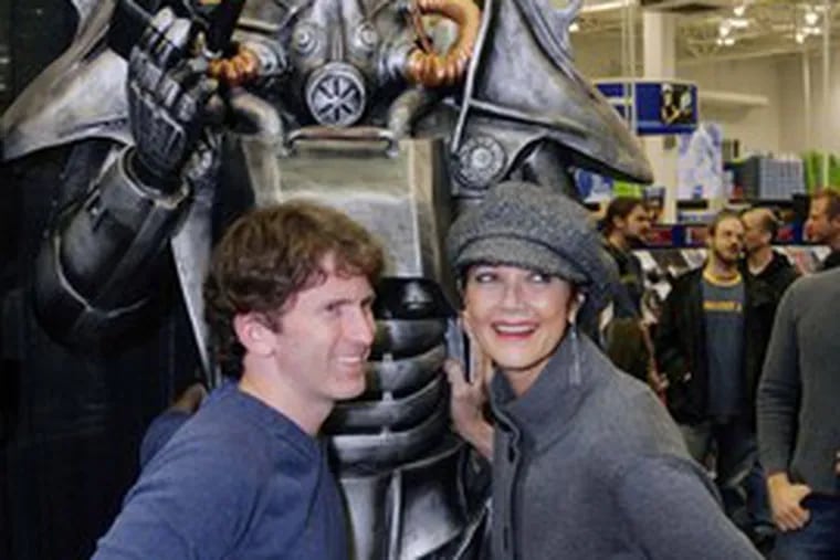 The voices of Fallout 3 were silent and unseen when game director Todd Howard and actress Lynda Carter introduced it in Rockville, Md.