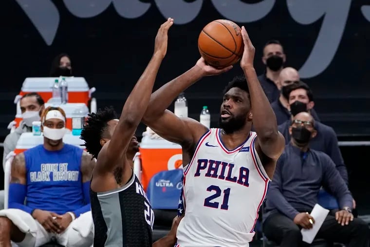 Joel Embiid delivered 22 points, 17 rebounds and 6 assists in the Sixers' win in Sacramento.
