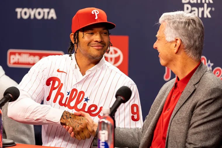 New Phillies starter Taijuan Walker, with president of baseball operations Dave Dombrowski, will pitch for Mexico in the World Baseball Classic.