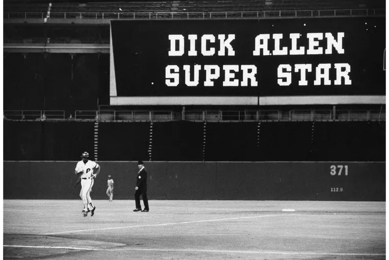 Dick Allen rounds the bases at Veterans Stadium after homering in 1976.