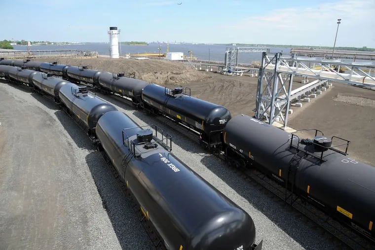 The Eddystone Rail Co. in Delaware County handles the mile-long “unit” trains that deliver North Dakota crude to the region. A “SEPTA curfew” may have limited the growth prospects for the rail-unloading facility.