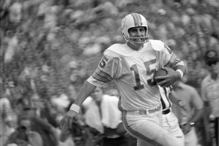 Earl Morrall running for a touchdown during the Dolphins' unbeaten 1972 season.