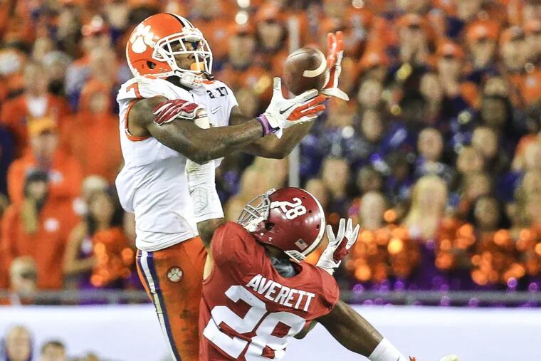 Clemson Tigers wide receiver Mike Williams has all the skills that Eagles QB Carson Wentz could benefit from.